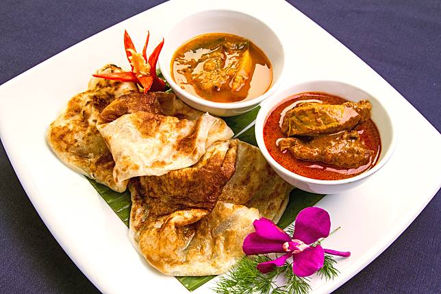 ▲馬來西亞擁有不少印度人口，香烤後的餅沾上印度咖哩，是最經典的印度風味。（圖／馬來西亞觀光局）