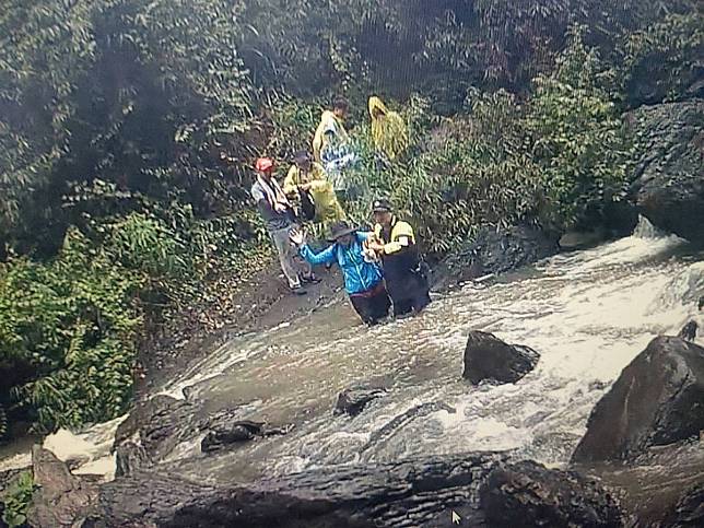 尖石鄉鎮西堡午後大雷雨　9登山客被困驚險獲救