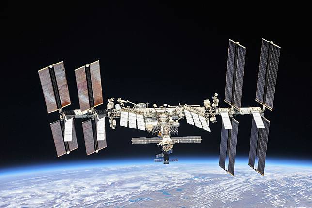 俄羅斯航太宣布要拍一部實地取景於國際太空站的太空電影，照片為NASA拍下的國際太空站全貌。 Photo: NASA Johnson