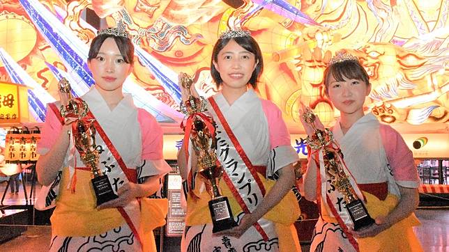 （中）台灣之光吳詠心。（圖／翻攝自青森ねぶた祭Official facebook）