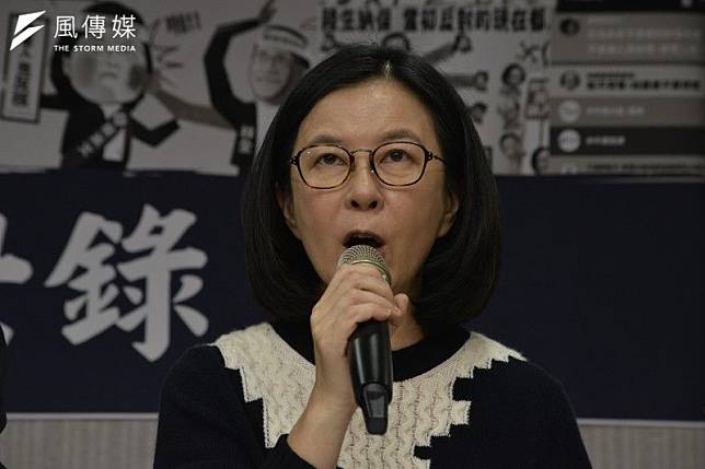 台南市議會去年爆發正副議長賄選案，議長邱莉莉（見圖）、副議長林志展等人被檢方依選罷法起訴，但至今仍坐在議長寶座上。（資料照，甘岱民攝）