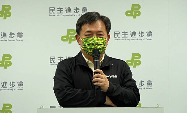 民進黨在九合一大選敗北，秘書長林錫耀26日晚間回應媒體提問。(圖翻攝自蔡英文臉書)