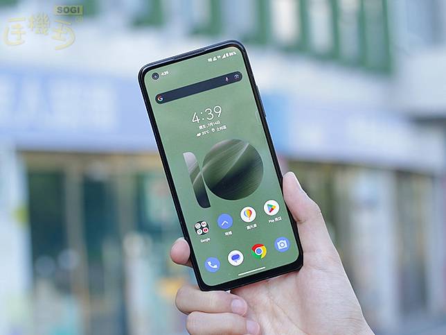 華碩小旗艦Zenfone 10上市一年後價格剩多少錢？通路最低價格整理(2024.8)