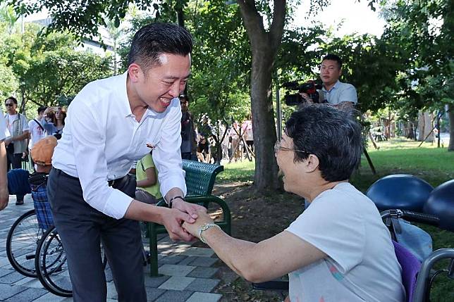 新竹市府在8月7日至11日的最新民調顯示，市民對林智堅的整體施政滿意度已高達7成5，就連藍營支持者也有近7成肯定他。（攝影：張凱婷）