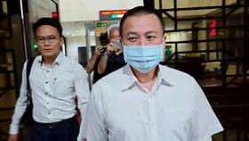 當陳俊銘交保離開時，記者問他：「公積金的設立有問題嗎？」，他僅揮手致意，不發一語。呂志明攝