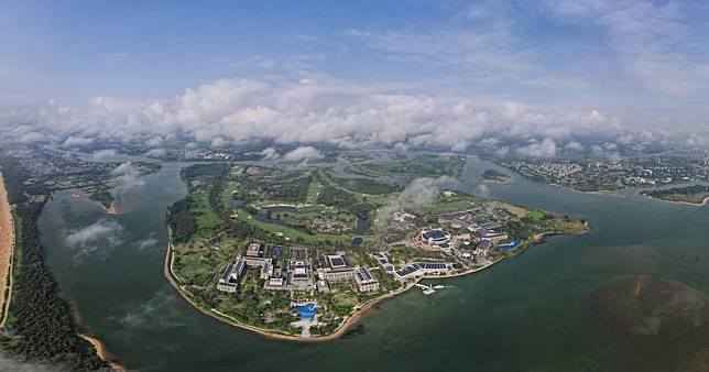 An aerial drone photo taken on March 18, 2024 shows a view of Dongyu Island in Boao, south China's Hainan Province. The Boao Forum for Asia (BFA) Annual Conference 2024 will be held from March 26 to 29 in Boao, focusing on how the international community can work together to deal with common challenges and shoulder their responsibilities. (Xinhua/Yang Guanyu)