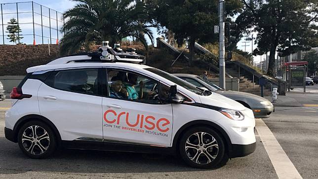 2018年9月26日，通用汽車公司旗下的Cruise自動駕駛車在舊金山總部外。路透社