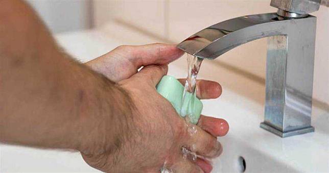 武漢肺炎／疫苗最快六個月量產　醫生建議勤洗手、可先施打這二劑