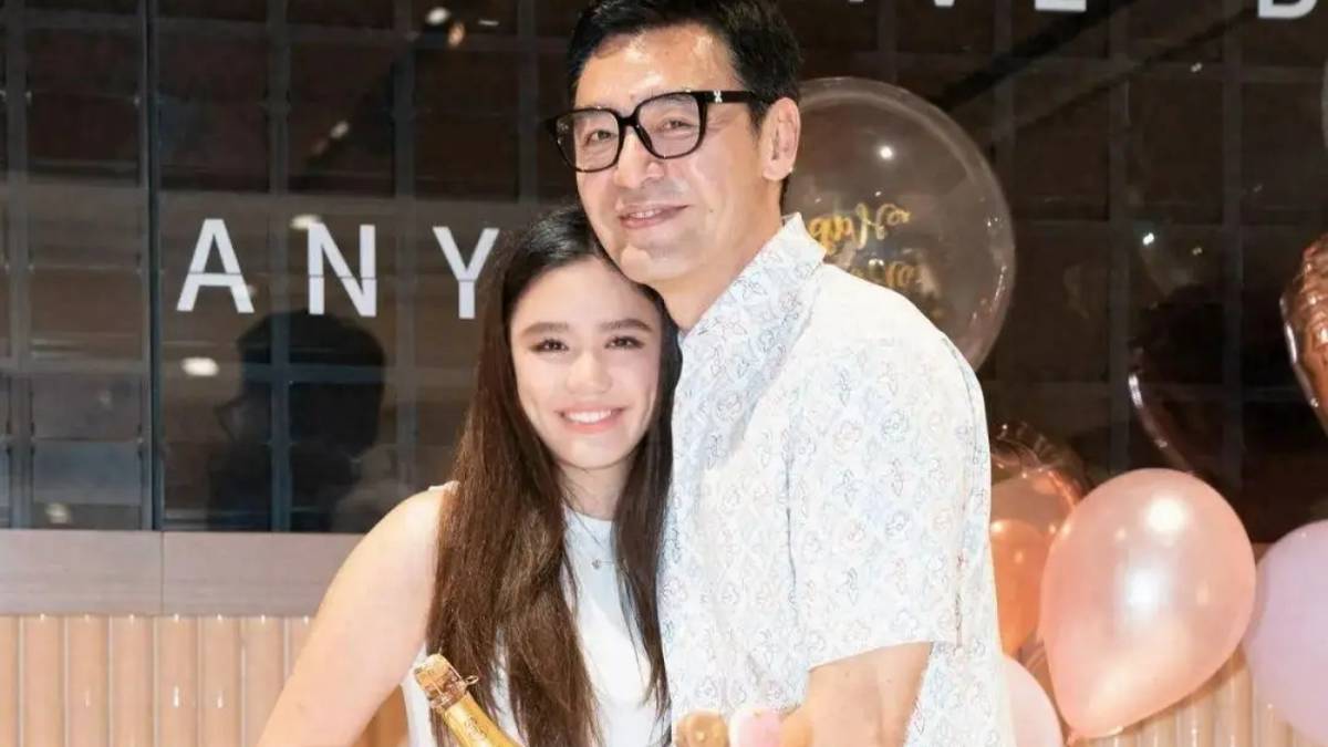 72歲鍾鎮濤凍齡現身！帶21歲漂亮女兒走紅毯 霸氣喊：我當她24小時司機 | 姊妹淘 | LINE TODAY