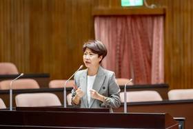 陳亭妃近日質詢烏山頭水庫光電板相關議題，卻被外界抨擊是在配合藍白，更傳出遭到賴清德關切。（圖／翻攝自陳亭妃臉書）