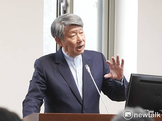 經濟部長郭智輝近期對核能態度轉變，外界懷疑他被民進黨立委施壓。 圖：張良一/攝