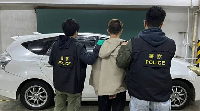 長沙灣截查可疑車輛檢5.3萬元K仔及可卡因，41歲男被捕。(警方圖片)