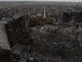 正在檢查和巡邏的烏克蘭現役軍人。（美聯社）