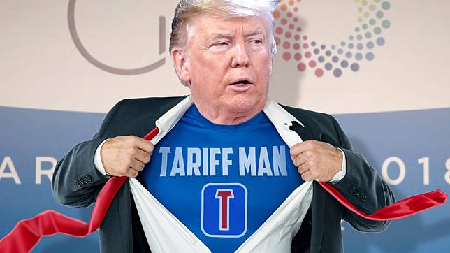 川普喜歡用加徵關稅的手法對付競爭對手，自稱「關稅俠」（Tariff Man）。 （圖：X）