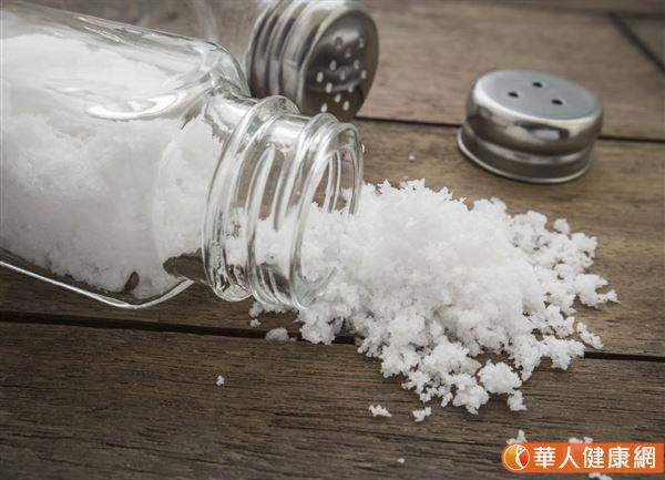 長期只吃海鹽、岩鹽，小心代謝出問題！碘攝取不足可能引起5大健康危機