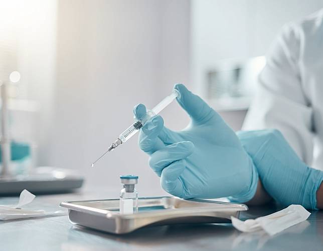 醫師表示，流感疫苗的保護力約可維持半年至1年，隨著時間推移，體內抗體逐漸下降，因此近期流感疫情反覆出現實屬正常現象。(示意圖/AI生成)