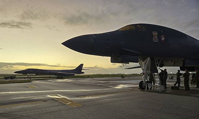 美軍B-1B轟炸機飛抵關島，執行今年首次「轟炸機特遣隊」任務。（取自美國太平洋空軍網站）