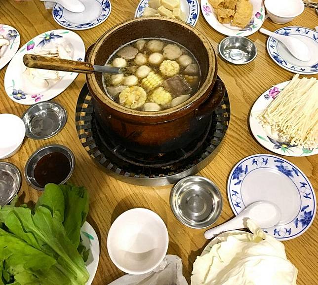 汽水喝光才找碴！北京3男拿糖尿病逼店家免單，老闆妥協打5折後，男子下秒「神變臉」反應引發網民公憤，怒斥吃相太難看。示意圖／取自photoAC