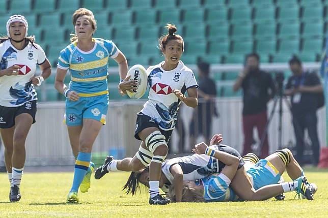 Hong Kong’s Chong Ka-yan breaks away against Kazakhstan. Photos: HKRU