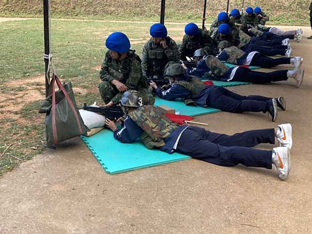 台北市府教育局辦理全民國防教育學生實彈射擊活動。（圖／資料照片，圖源：台北市府教育局）