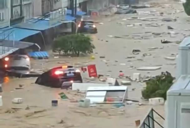 廣西洪災死傷數據爆造假疑雲！官方通報災情遭網民痛批 稱死39人卻調250個屍袋 圖：翻攝自 X @WeatherMonitors