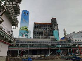 高雄市永安區興達火力發電廠昨（9）日晚間8點多驚傳爆炸，火光竄出，嚇壞附近居民。（資料照，馮建棨攝）