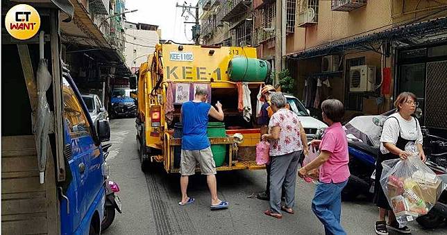 雙北初四恢復垃圾清運　「這4類危險物品」禁丟垃圾車