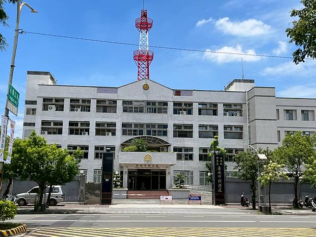 台南市調查處新營站傳有調查員遭檢舉洩露個人資料外，疑與案件當事人有不當金錢往來，南檢指揮中機組到新營站辦公室搜索。圖／本報資料照