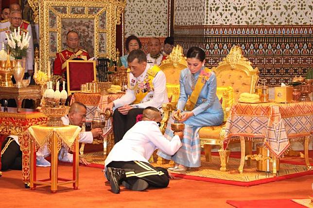 ในหลวง-พระราชินี ทรงบำเพ็ญพระราชกุศล สมเด็จพระศรีพัชรินทราบรมราชินีนาถ 