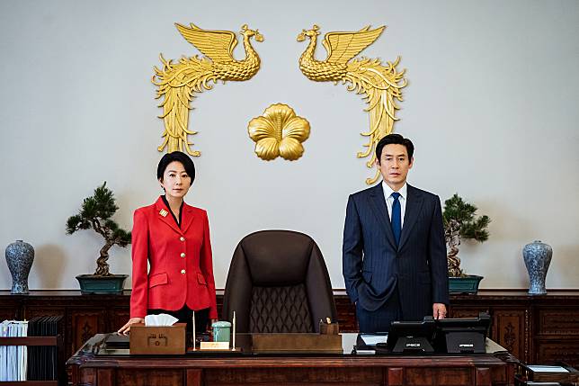 薛景求、金喜愛合作《政壇旋風》同台飆戲。（圖／Netflix 提供）