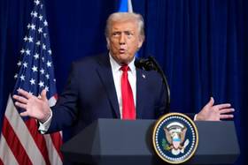 ▲川普29日在佛羅里達州與以色列總理納坦雅胡會晤時，被傳媒問到他對這次中國圍台軍演的看法。（圖／美聯社／達志影像）