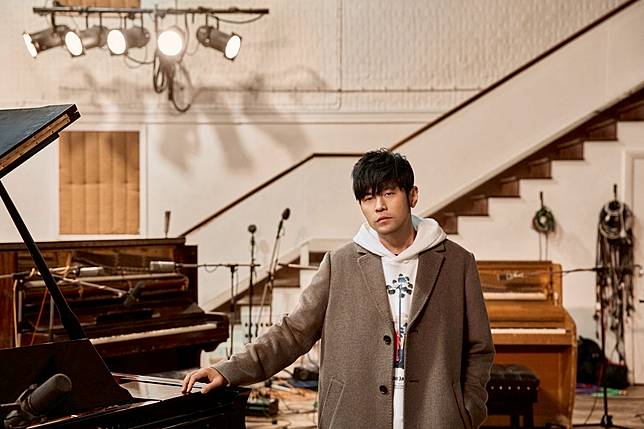 周杰倫新曲曝光！披頭四錄音室即興創作　網：推新專輯前奏