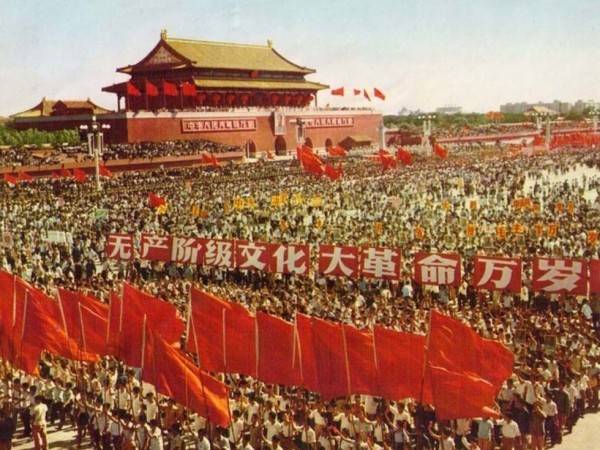 中國在1966年發動文化大革命，據歷史研究，至少200萬人死於非命、上億人流離失所。(圖擷取自網路)