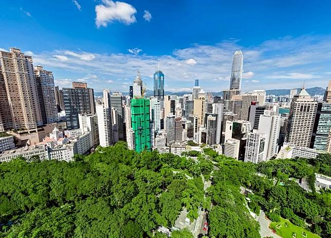 ▲ 這次的標的「雅盈峰」位於中環核心區，步行可達港鐵站，背靠香港動植物公園，是真正的「鬧中取靜」 圖片來源/IG