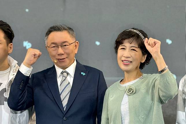 陳佩琪（右）在臉書發文，對民眾黨前主席柯文哲（左）喊話「我會一直等你回來」。（資料照，取自陳佩琪臉書）