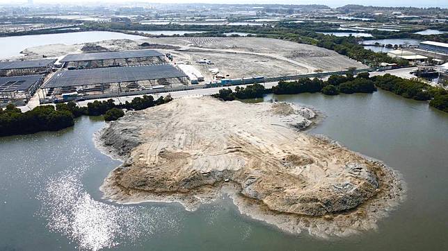 建築廢土倒魚塭，漁電共生淪為棄土場？立委批市府執法怠惰  環團：「台南成農地違法天堂」