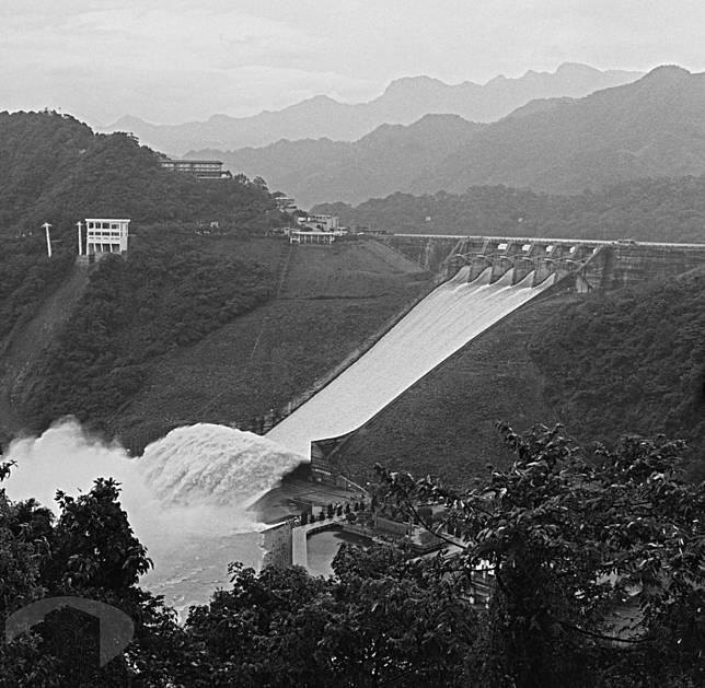 石門水庫洩洪景觀。（圖片來源／國家發展委員會檔案管理局）