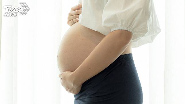 湖南一名18歲孕婦即將生產，但32歲的準婆婆卻拒絕讓她剖腹，堅持要自然產。(示意圖／TVBS)
