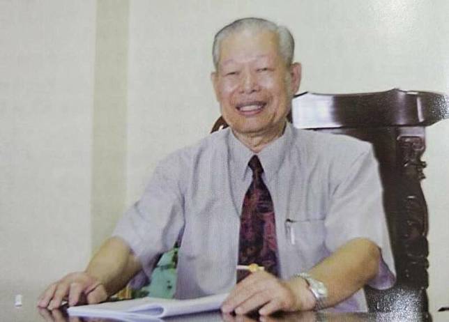 彰化傳奇中醫張長森過世，享壽92歲，張長森的小名叫「狗屎」，也是彰化市最大流動夜市「狗屎夜市」名稱由來。(陳銌銌提供)