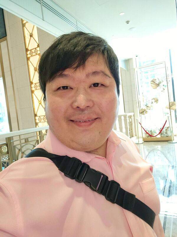 從電視節目《瘋神無雙》走紅的山豬今日驚傳離世，享年38歲。 圖：翻攝自山豬FB