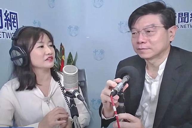 裴偉3日接受訪問，否認透過總統向NCC施壓。（取自千秋萬事YouTube）