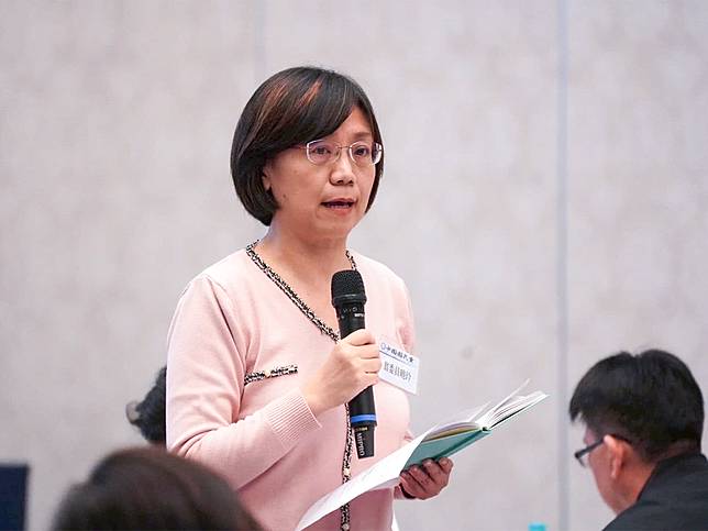 台灣無核首夜火力發電全開，翁曉玲警告髒空氣將成常態，賴清德的廢核政策，真害死大家了。（圖：臉書）