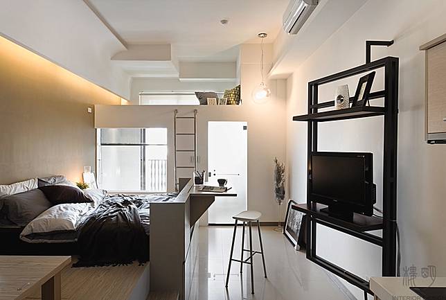 
          <p>點此看更多細節：新婚族的夢幻小套房：功能性超強的 10 坪舒適好空間</p><br  /> Credits: homify / <a href=