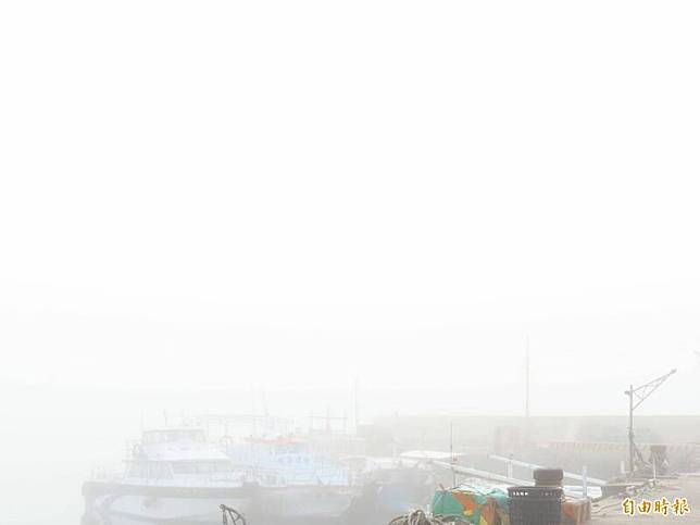 澎湖清晨濃霧，能見度不到200公尺。(記者劉禹慶攝)