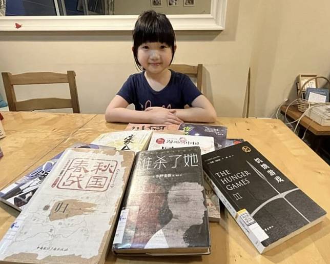 新加坡7歲女童中文造詣驚人，能夠閱讀史書及長篇小說。