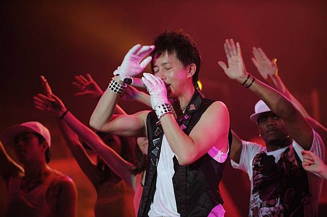 China’s original K-pop star, Han Geng, performs at a solo concert at the Beijing Exhibition Centre in 2010 in Beijing. Photo: Getty Images