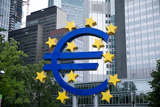 This photo taken on July 27, 2023 shows the Euro sign in Frankfurt, Germany. (Xinhua/Zhang Fan)