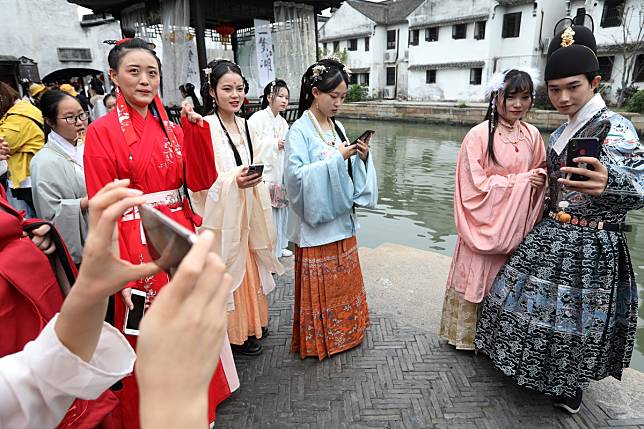 Fans of the Hanfu culture gathered in the water town of Xitang, Zhejiang province last month. Photo: Simon Song