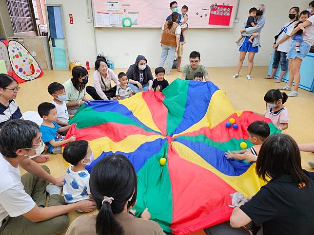 在互動遊戲中讓孩子探索世界