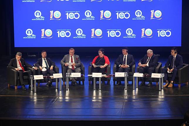 People attend the 6th Türkiye-China Economic Forum in Istanbul, Türkiye, on April 18, 2024. The 6th Türkiye-China Economic Forum opened here on Thursday with representatives exploring ways to promote bilateral trade ties and expand cooperation in more fields. (Photo by Safar Rajabov/Xinhua)